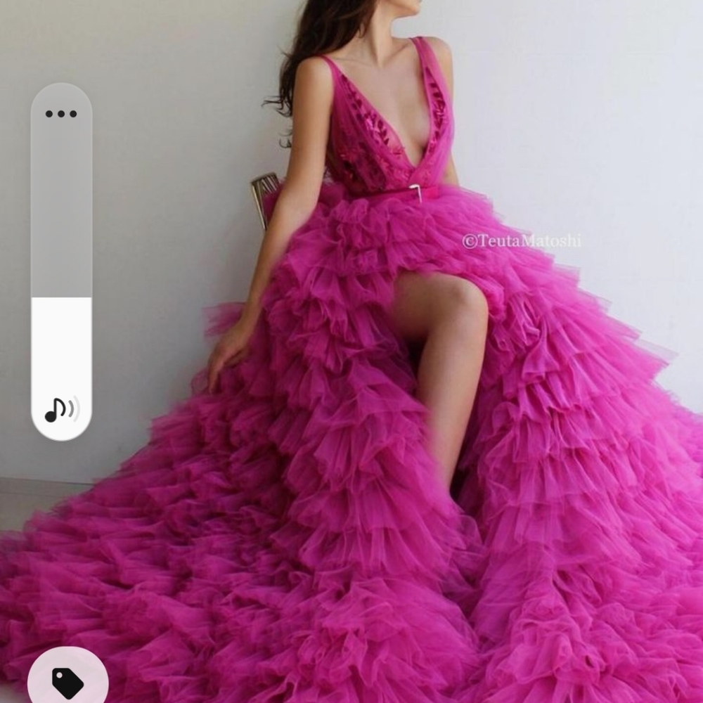 Iso teuta matoshi gown